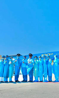 Cơ trưởng Vietnam Airlines cùng kỉ niệm chuyến bay đưa người Việt từ Nhật về nước