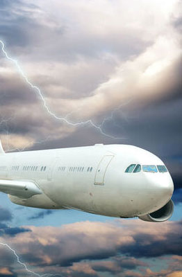 Chuyện gì xảy ra khi bay trong mưa bão?