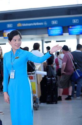 VNA hỗ trợ hành khách khi ngưng phát thanh tại nhà ga quốc nội sân bay Cam Ranh (Nha Trang)