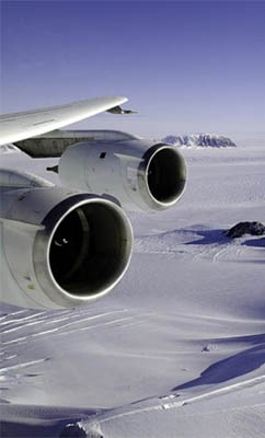 Vì sao máy bay không bay ngang qua Nam Cực?