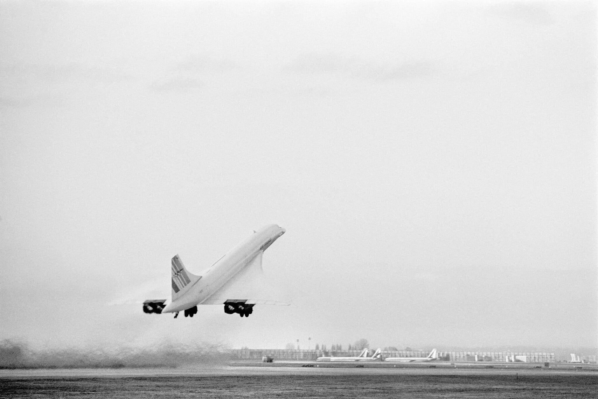 Máy bay Concorde cất cánh từ sân bay Roissy-Charles-de-Gaulle trên chuyến bay từ Paris đến New York vào tháng 11.1977
