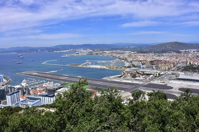 Sân bay quốc tế Gibraltar, Vương quốc Anh