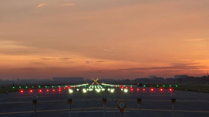 Hệ thống đèn với công nghệ mới giúp việc cất hạ cánh tại sân bay Tân Sơn Nhất đảm bảo an toàn