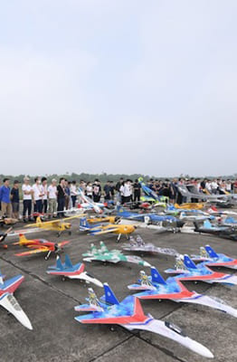 Hàng trăm máy bay mô hình tranh tài ở sân bay Hòa Lạc