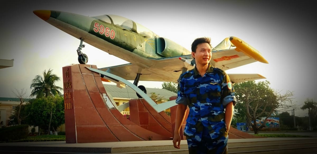 Nếu được tuyển vào Vietnam Airlines, học viên sẽ phải trải qua 2 tháng huấn luyện quân sự ở Nha Trang (Ảnh: NVCC)