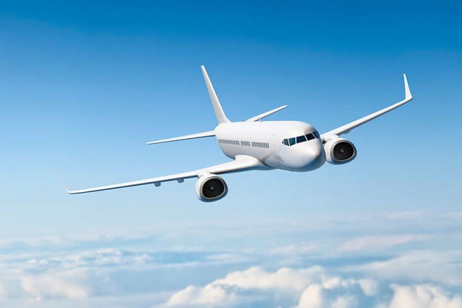 Các máy bay thương mại thường bay ở độ cao trên 10.000m.