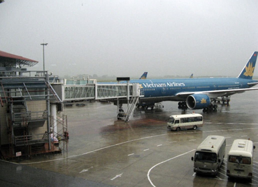 Mùa mưa bão, hàng không làm gì để đảm bảo an toàn bay?