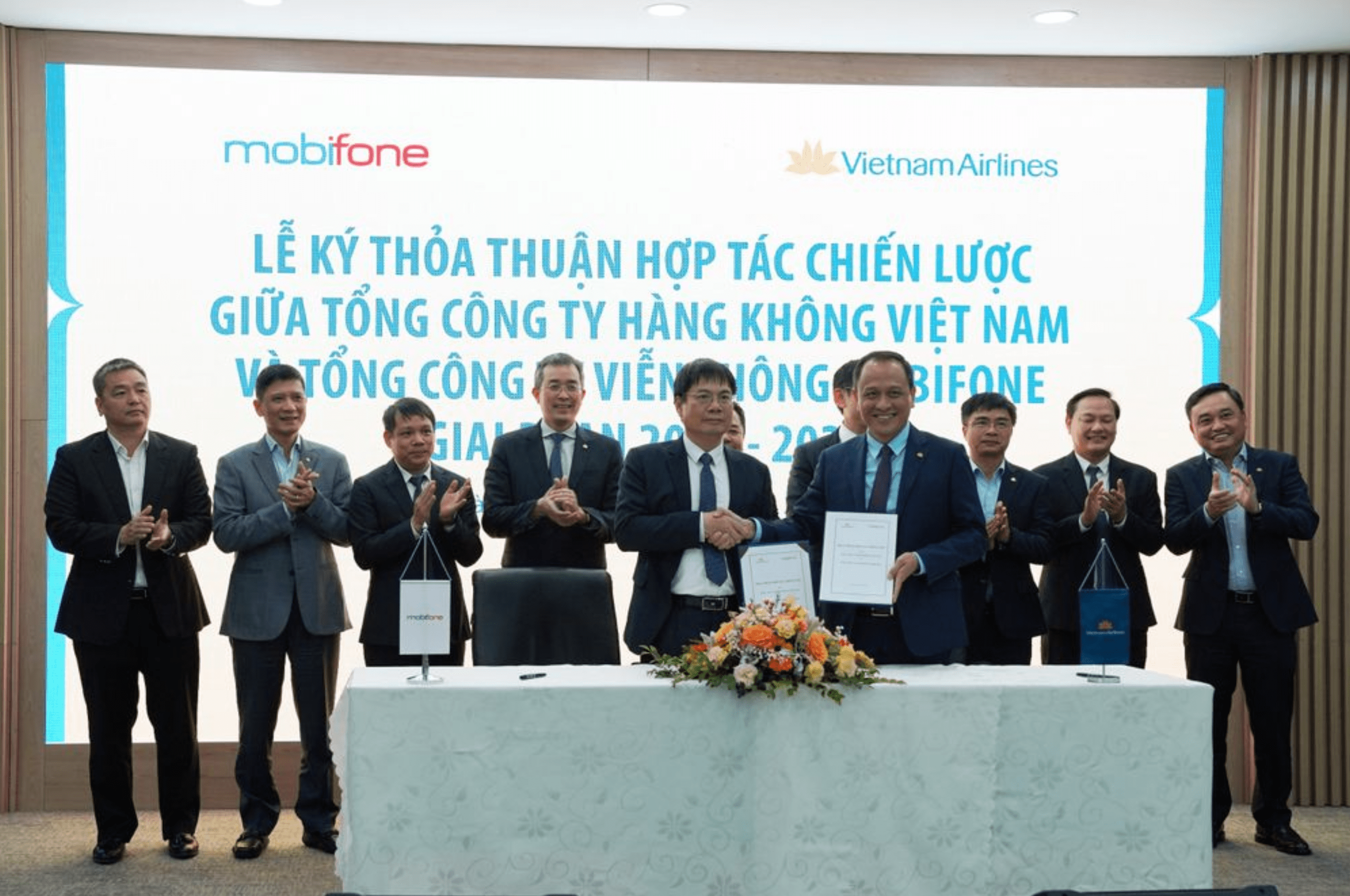 Tổng Công ty hàng không Việt Nam - Vietnam Airlines và Tổng công ty Viễn thông MobiFone ký kết hợp tác chiến lược giai đoạn 2023-2028.