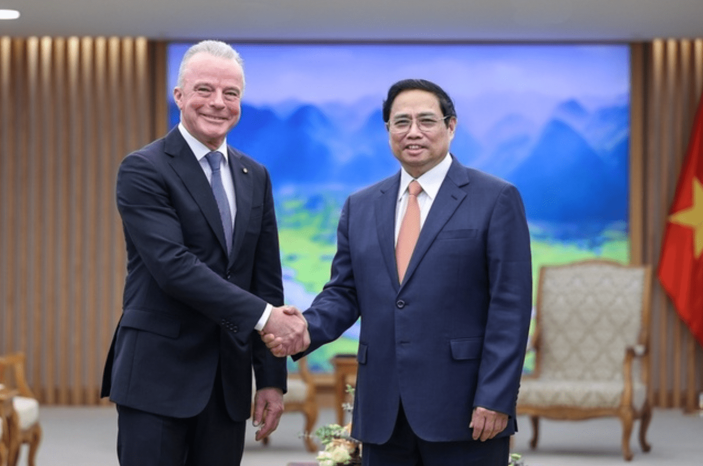 Thủ tướng Phạm Minh Chính tiếp ông Brendan Nelson, Phó chủ tịch cấp cao Tập đoàn Boeing kiêm Chủ tịch Boeing toàn cầu - (Ảnh: VGP/Nhật Bắc)