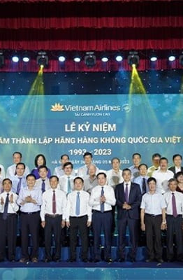 Vietnam Airlines khai thác hơn 1,6 triệu chuyến bay, 300 triệu lượt khách