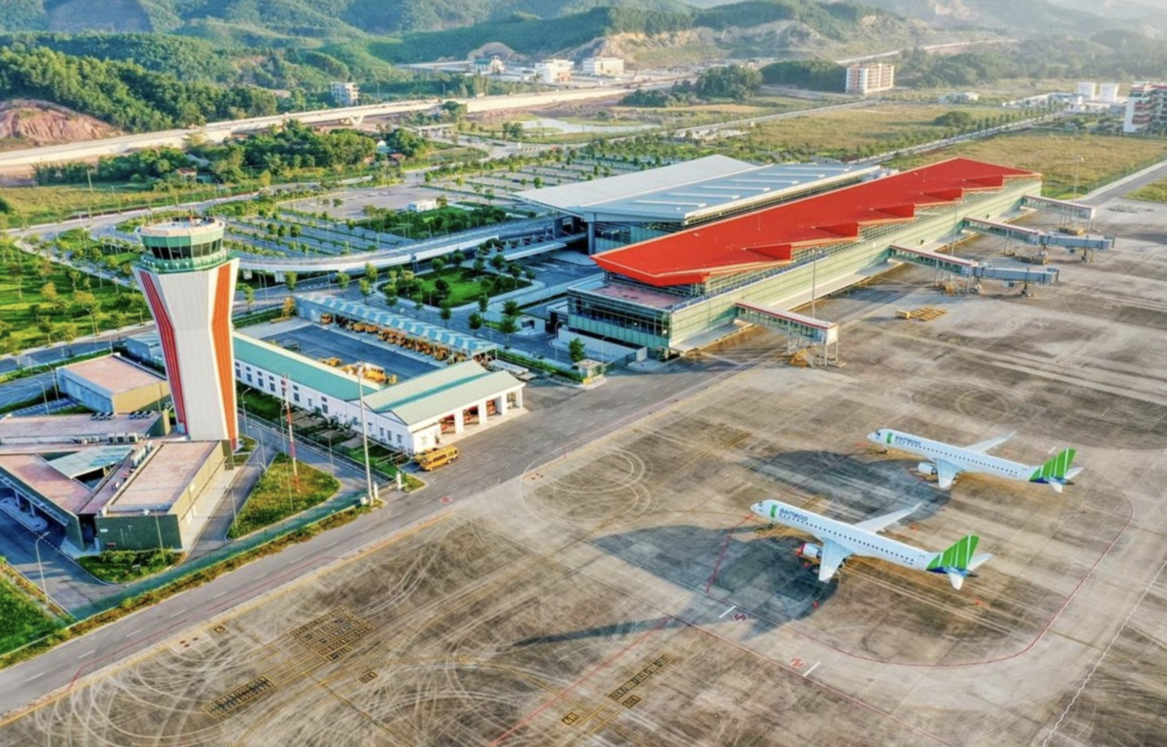 Cảng hàng không quốc tế Vân Đồn là sân bay thu hút được nguồn vốn tư nhân đầu tư vào hạ tầng hàng không. (Ảnh: CTV/Vietnam+)