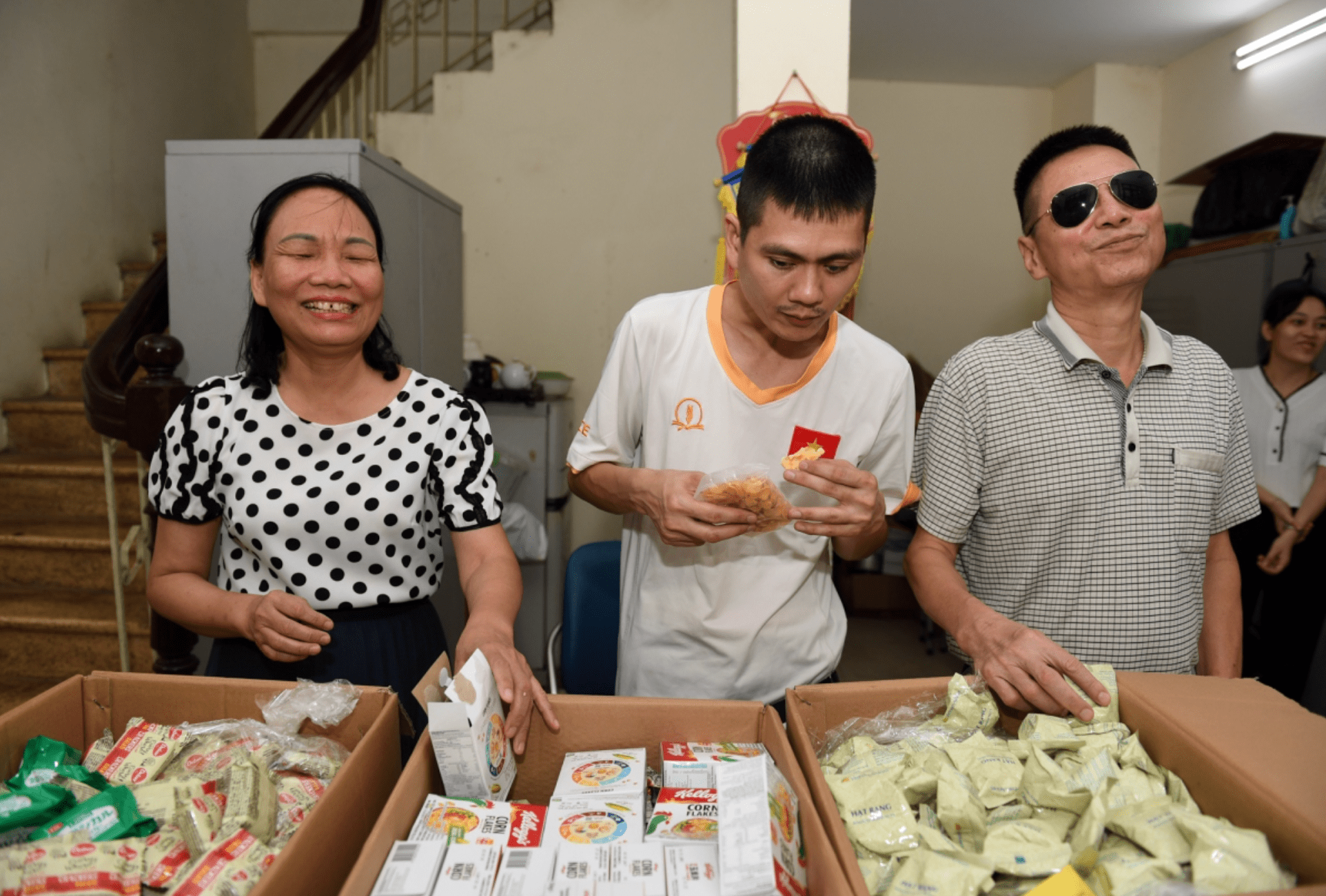 Vietnam Airlines quyên góp hàng chục nghìn suất ăn khô tới tổ chức từ thiện