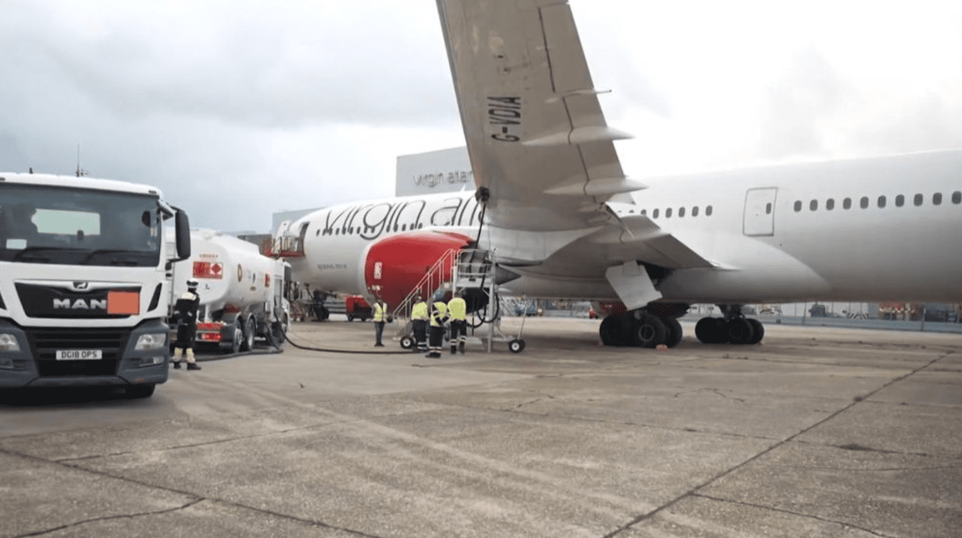 Nhà sáng lập hãng hàng không Virgin Atlantic chia sẻ: Hy vọng những chuyến bay sử dụng nhiên liệu sạch có thể đi xa hơn từ London đến Los Angeles, hay London đến Tokyo trong những năm tới