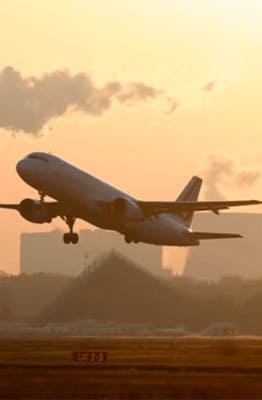 Ngành hàng không cam kết giảm mạnh khí thải carbon